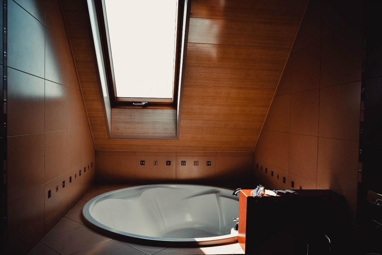 Hôtel Tri Dorogi à Lviv Extérieur photo