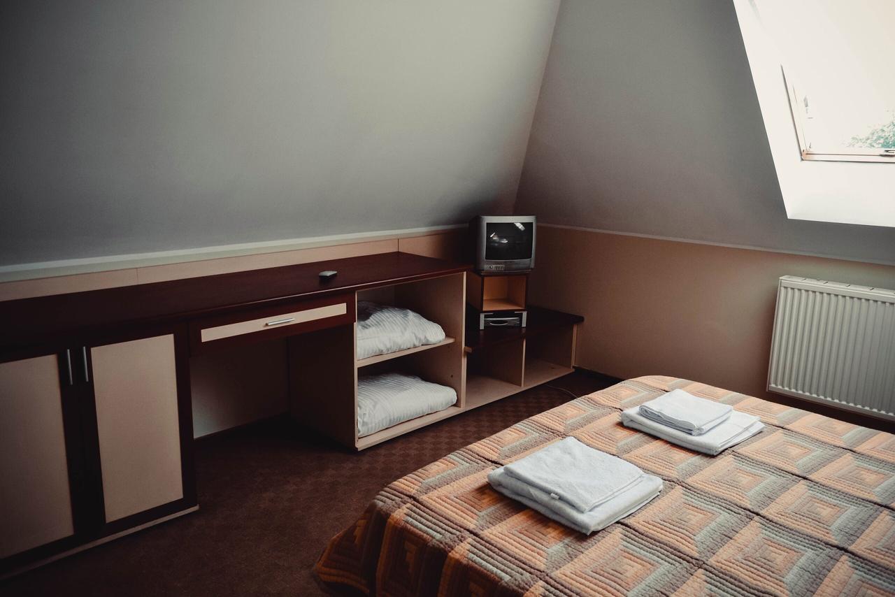 Hôtel Tri Dorogi à Lviv Extérieur photo